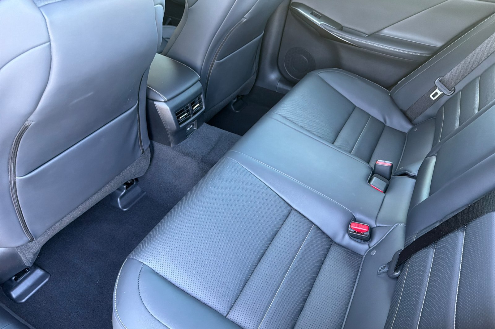Used 2026 Lexus IS 350 F Sport w/ Accessory Package Z1 RWD image 16