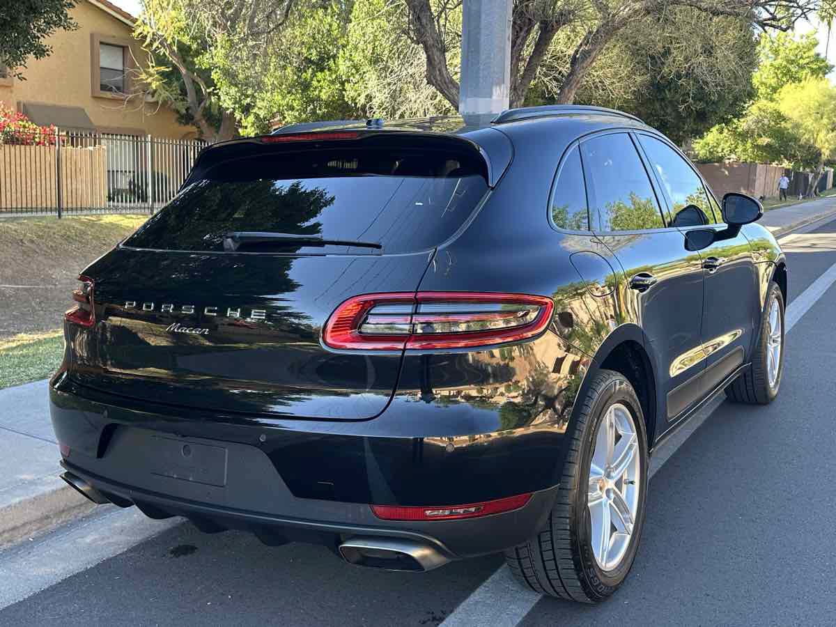 Used 2018 Porsche Macan AWD/4WD image 8