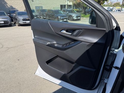 Used 2025 Chevrolet Equinox LT FWD image 18