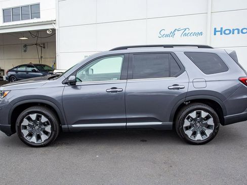 New 2026 Honda Pilot Touring image 9