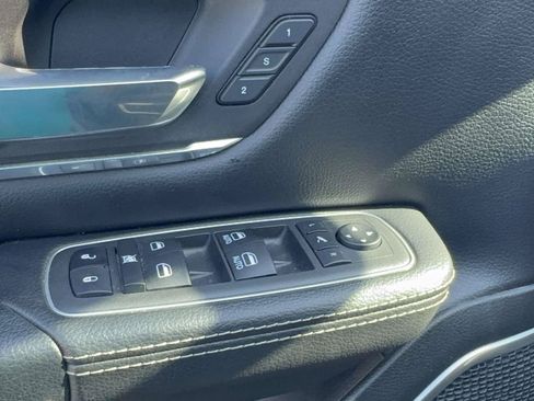 Used 2022 RAM 1500 Laramie AWD/4WD image 28