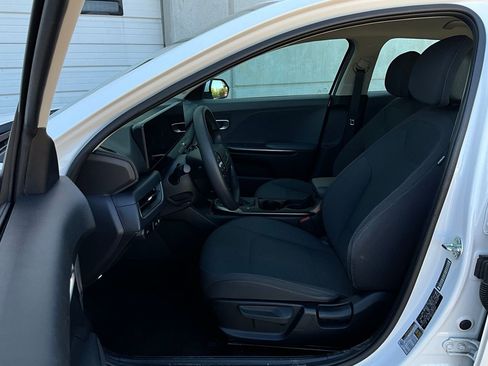 Used 2025 Kia K4 LXS image 10