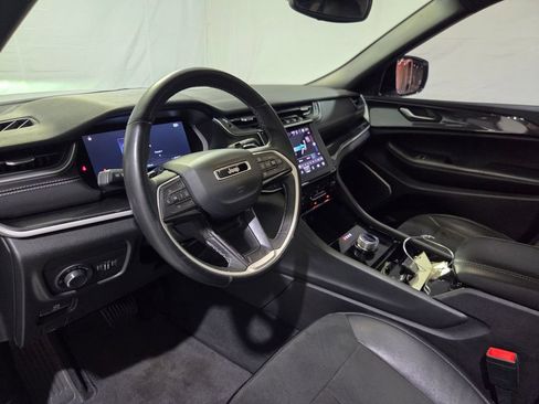 Certified 2022 Jeep Grand Cherokee Altitude AWD/4WD image 6