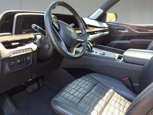 Used 2022 Cadillac Escalade Sport Platinum AWD/4WD image 12
