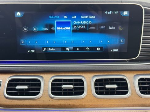 Used 2021 Mercedes-Benz GLS 580 4MATIC image 28