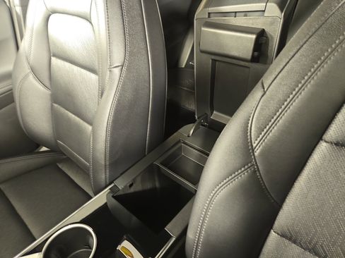 Certified 2025 Chevrolet Equinox LT w/ Convenience Package II image 28