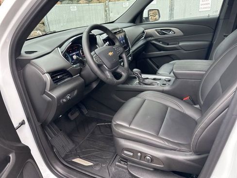 Used 2023 Chevrolet Traverse LT w/ LPO, Floor Liner Package image 12