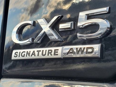 New 2025 MAZDA CX-5 Signature image 6
