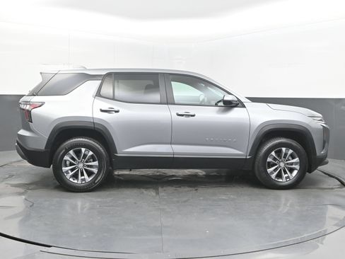 Used 2025 Chevrolet Equinox LT FWD image 10