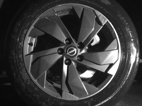 Used 2025 Nissan Rogue SV image 14