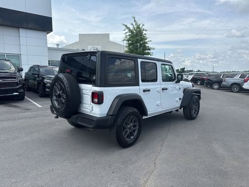 Used 2025 Jeep Wrangler Unlimited Sport AWD/4WD image 7