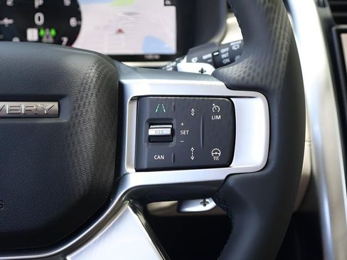 New 2025 Land Rover Discovery S AWD/4WD image 21