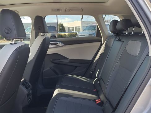 New 2026 Volkswagen Taos SE image 14