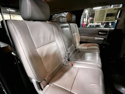 Used 2018 Toyota Sequoia Limited w/ Safety & Convenience Package AWD/4WD image 19