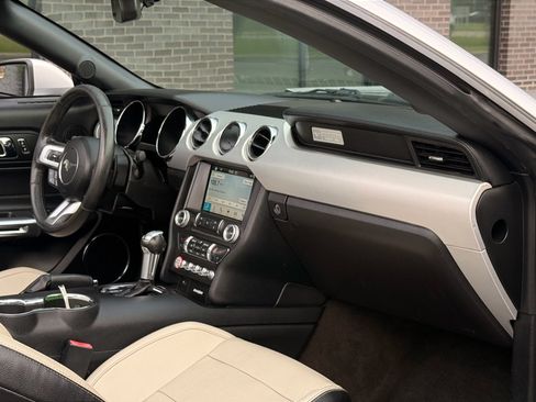 Used 2017 Ford Mustang Premium RWD image 9