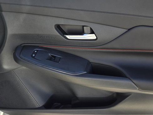 New 2026 Nissan Sentra SR w/ Floor Mat Package FWD image 8