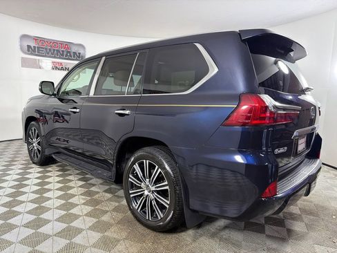 Used 2019 Lexus LX 570 4WD w/ Luxury Package image 7