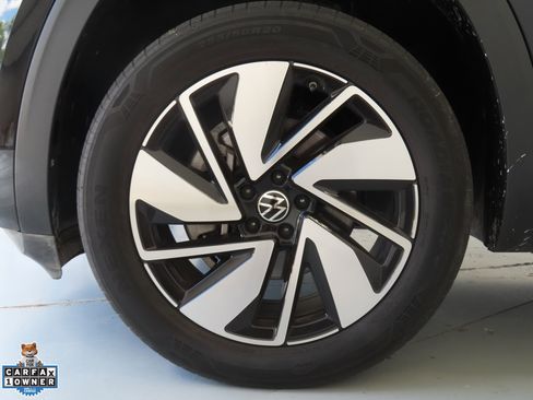 Used 2024 Volkswagen Atlas SE w/ Panoramic Sunroof Package FWD image 30
