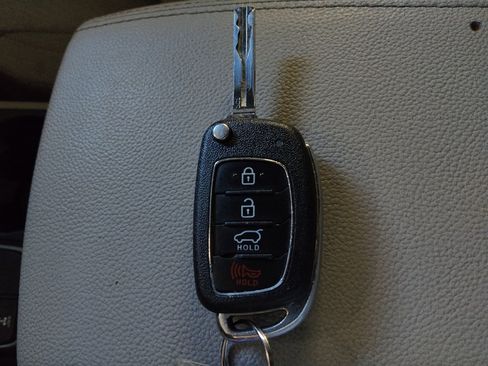 Used 2018 Hyundai Tucson SE AWD/4WD image 32
