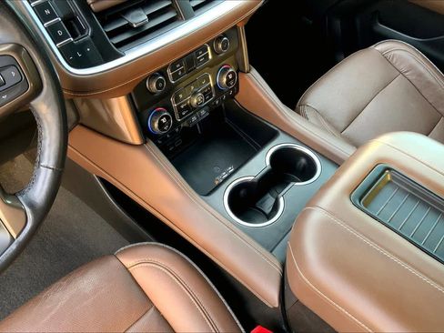 Used 2021 Chevrolet Tahoe High Country RWD image 16
