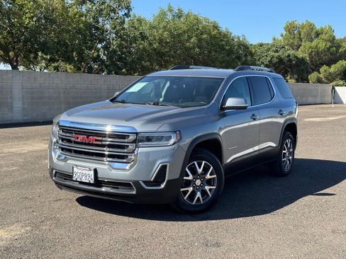 Used 2023 GMC Acadia SLE w/ Driver Convenience Package FWD image 8