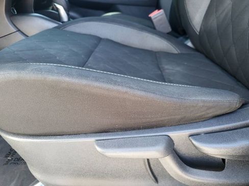 Used 2020 Nissan Kicks S image 16