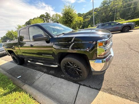 Used 2017 Chevrolet Silverado 1500 LT w/ All Star Edition AWD/4WD image 13