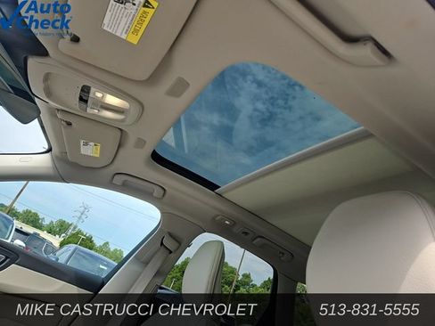 Used 2023 Volvo XC60 B5 Plus AWD/4WD image 24