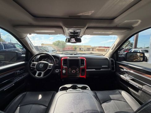 Used 2018 RAM 1500 Laramie w/ Convenience Group AWD/4WD image 11