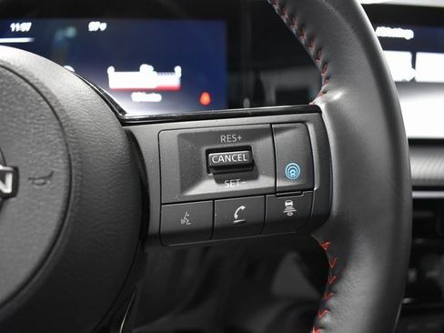 Certified 2025 Nissan Kicks SR image 25