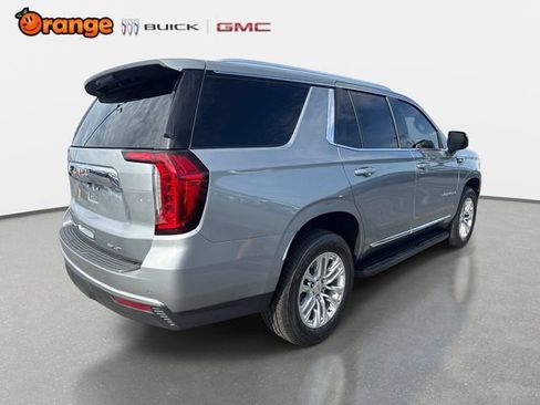 Used 2024 GMC Yukon SLT w/ SLT Premium Package AWD/4WD image 3