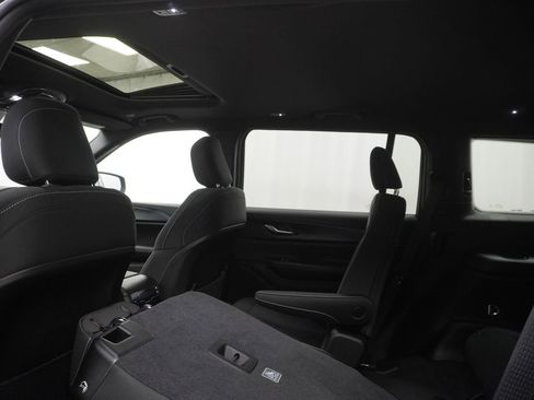 New 2026 Jeep Grand Cherokee L 4WD image 19