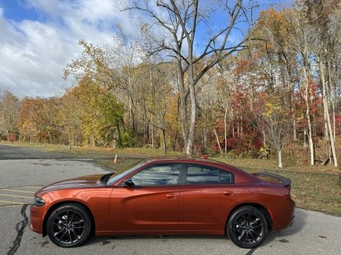 Used 2022 Dodge Charger SXT w/ Plus Group image 8