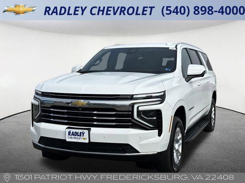 Certified 2025 Chevrolet Suburban LT image 1