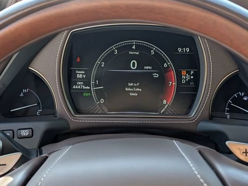 Used 2020 Lexus LS 500 w/ Interior Upgrade Package RWD image 23
