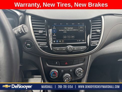 Used 2018 Chevrolet Trax LT w/ LT Convenience Package image 19