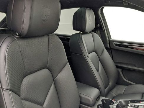 Certified 2024 Porsche Macan S AWD/4WD image 44