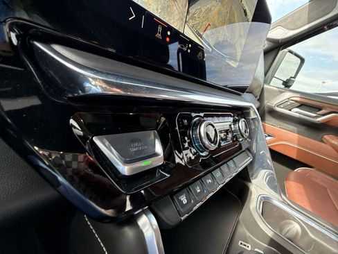 Certified 2024 GMC Sierra 3500 Denali Ultimate AWD/4WD image 23