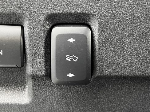 Used 2025 Ford F250 Platinum image 31