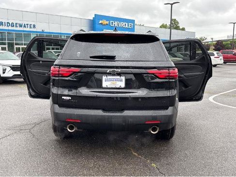 Used 2023 Chevrolet Traverse LT FWD image 12