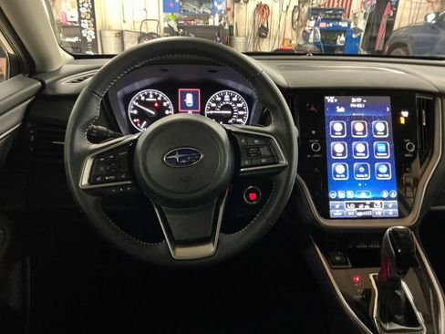 Certified 2025 Subaru Outback Premium w/ Popular Package #1A AWD/4WD image 19