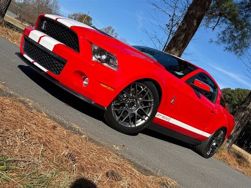 Used 2012 Ford Mustang Shelby GT500 w/ SVT Performance Pkg image 4