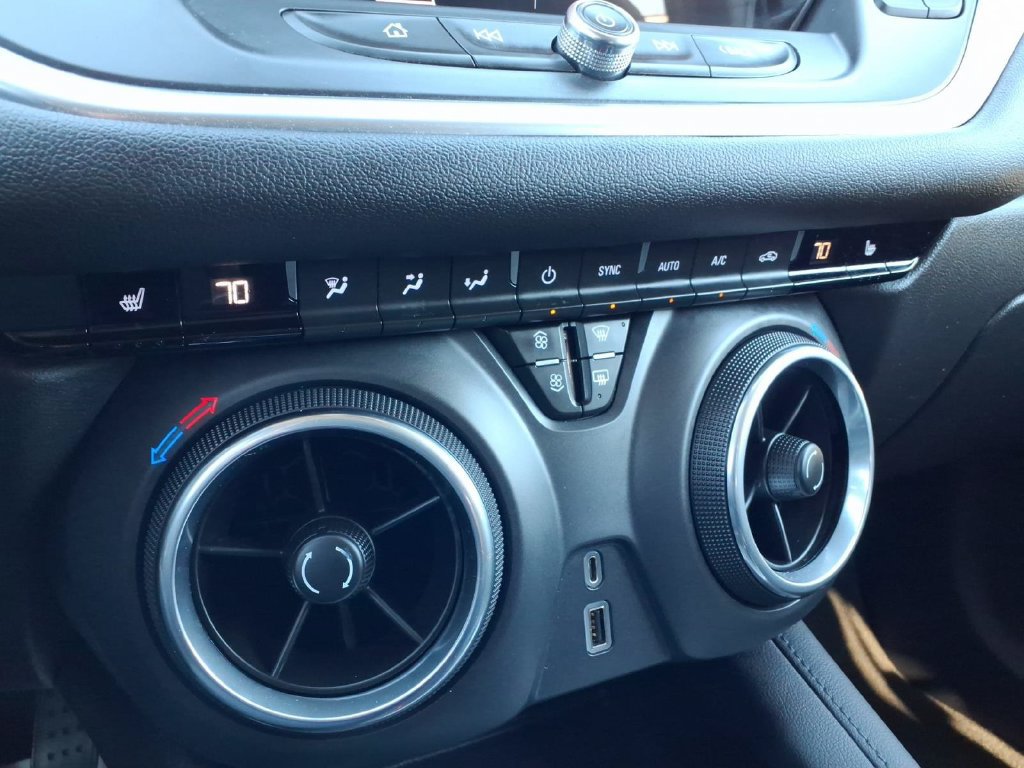 Used 2020 Chevrolet Blazer LT FWD image 16
