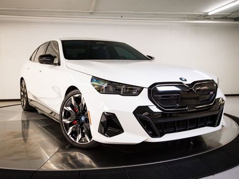 Used 2024 BMW i5 M60 w/ Premium Package AWD/4WD image 9
