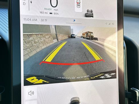 New 2025 Volvo EX30 Plus w/ Protection Package Premier image 21