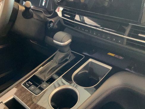 Certified 2025 Toyota Sienna Limited AWD/4WD image 36