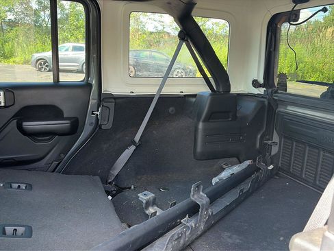 Used 2020 Jeep Wrangler Unlimited Sport AWD/4WD image 9