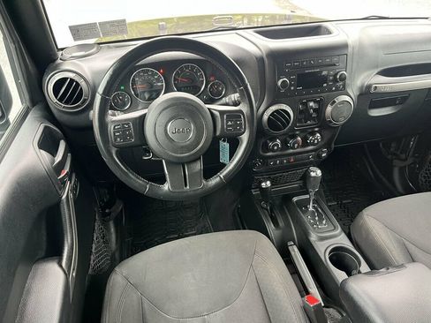 Used 2018 Jeep Wrangler Unlimited Sport S AWD/4WD image 30