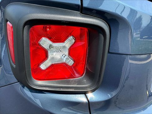 Used 2023 Jeep Renegade Trailhawk AWD/4WD image 26