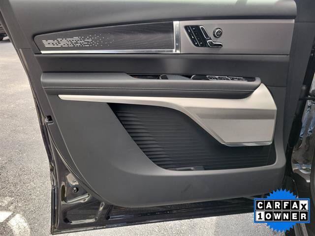 Certified 2026 Cadillac Vistiq Platinum w/ LPO, Floor Liner Package AWD/4WD image 34